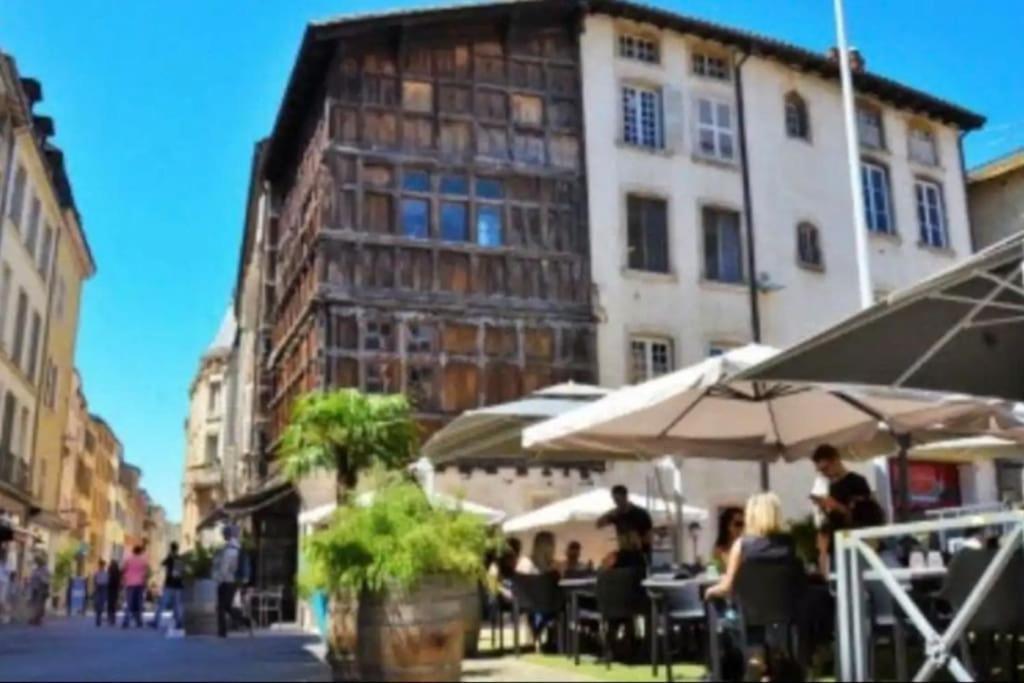 Detente Centre Historique De Macon Avec Spa Et Cine Luaran gambar