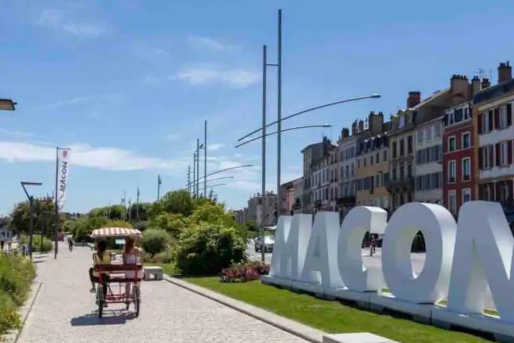 Detente Centre Historique De Macon Avec Spa Et Cine Luaran gambar